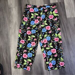 WHITE STAG Women's Size 6 Capri Pants Vintage Floral Crop Capri Pants FLORAL